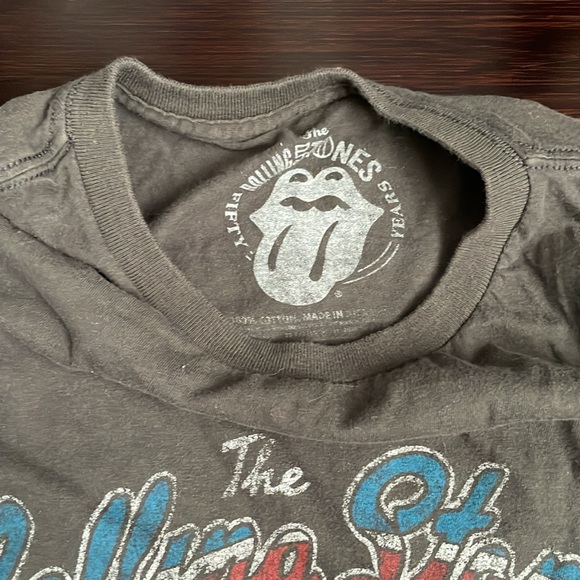 ROLLING STONE GREY TSHIRT in size small. - Picture 2 of 5